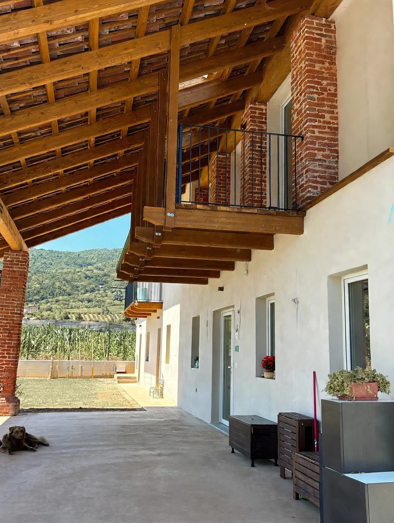 Portico e balcone in legno — Busca