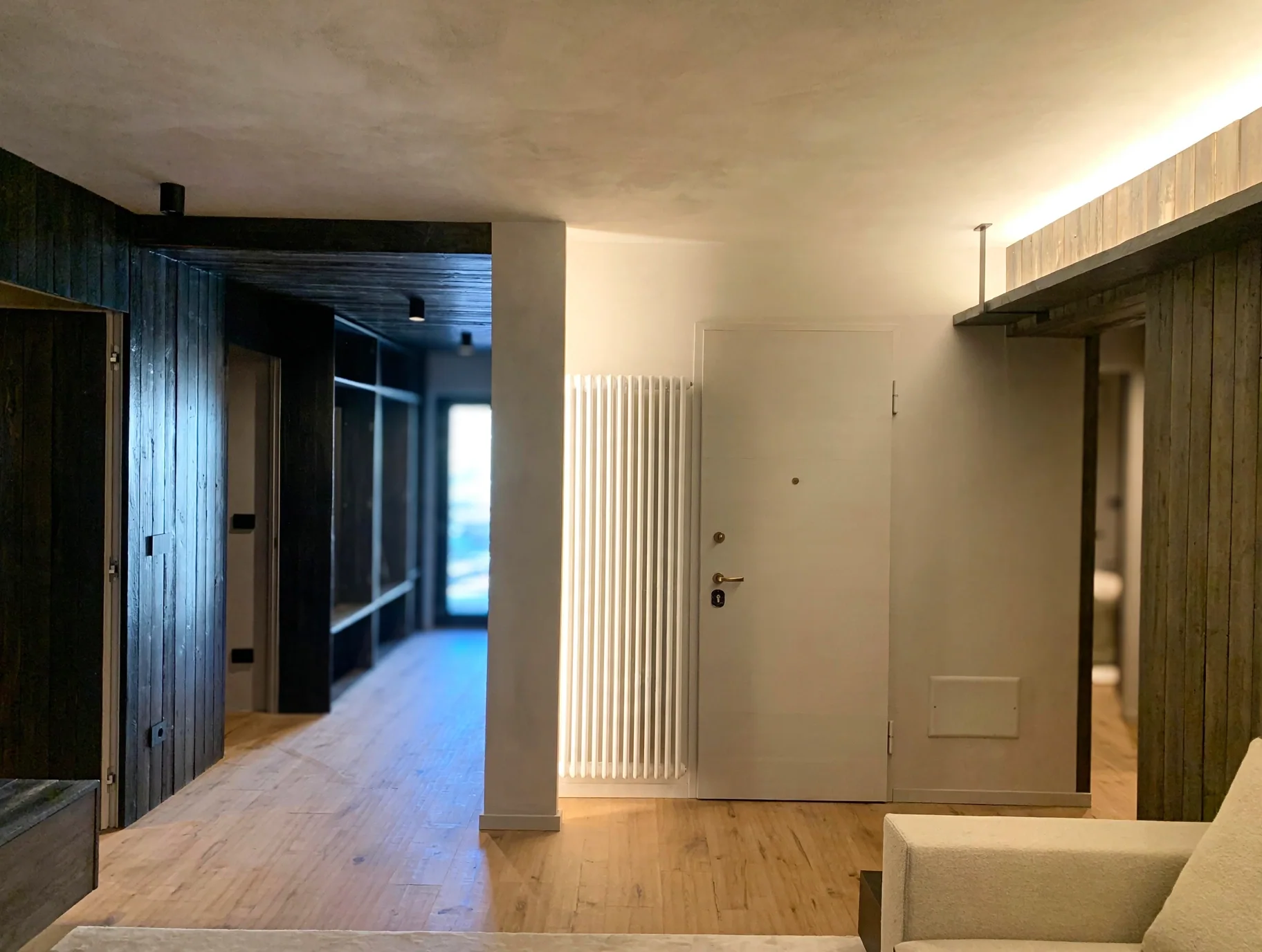 Passaggio tra living e ingresso — Limone