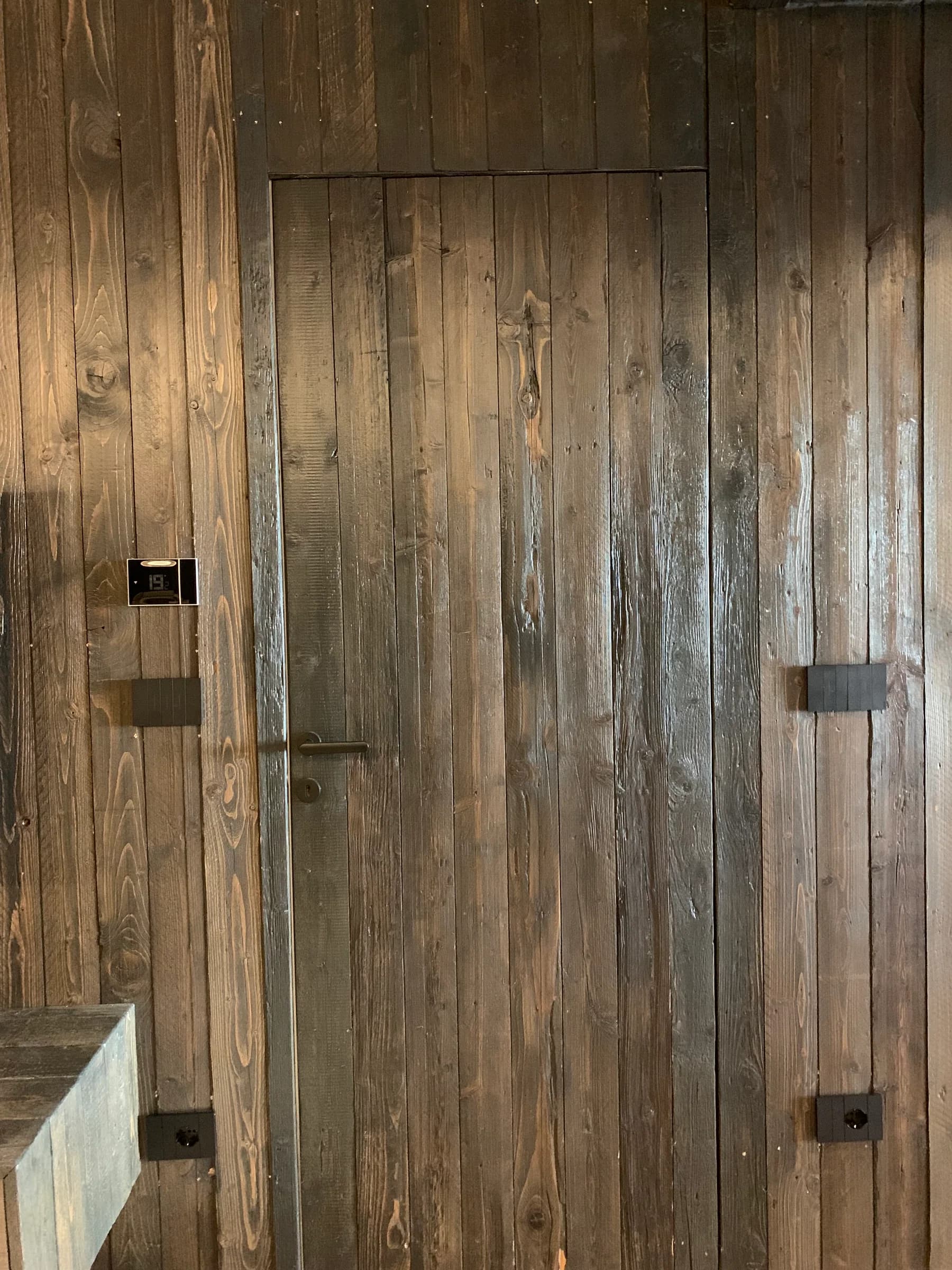Dettaglio delle porte in legno — Limone