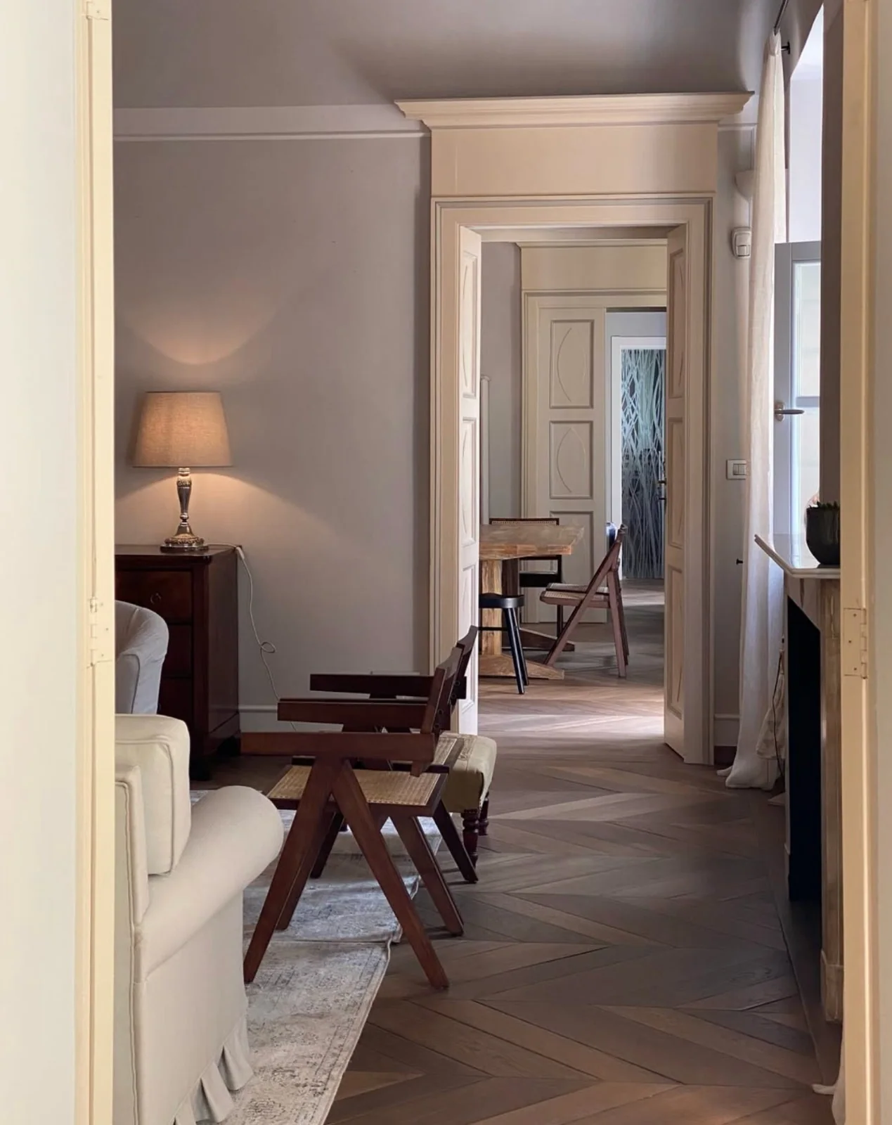 Vista degli ambienti con parquet a spina — Saluzzo