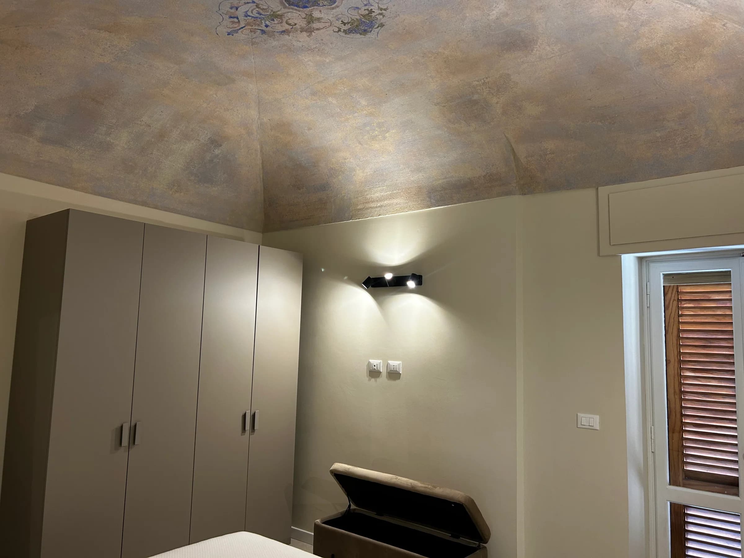 Armadiature e soffitto decorato — Saluzzo