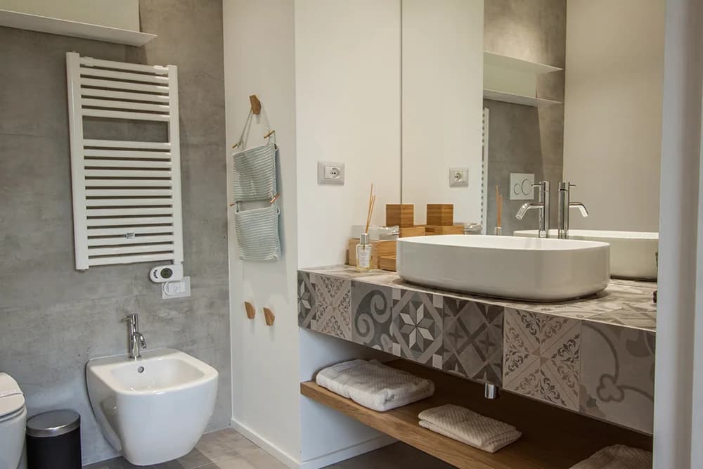 Mobile lavabo decorato — Arredi su misura
