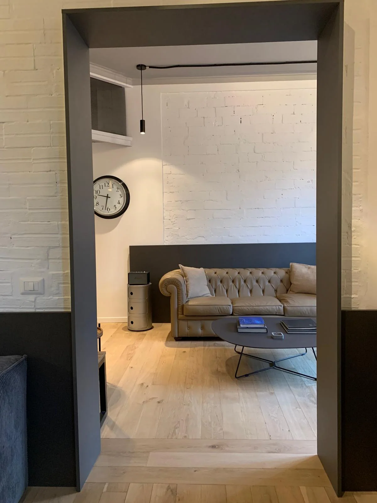Vista del living dalla porta — Milano