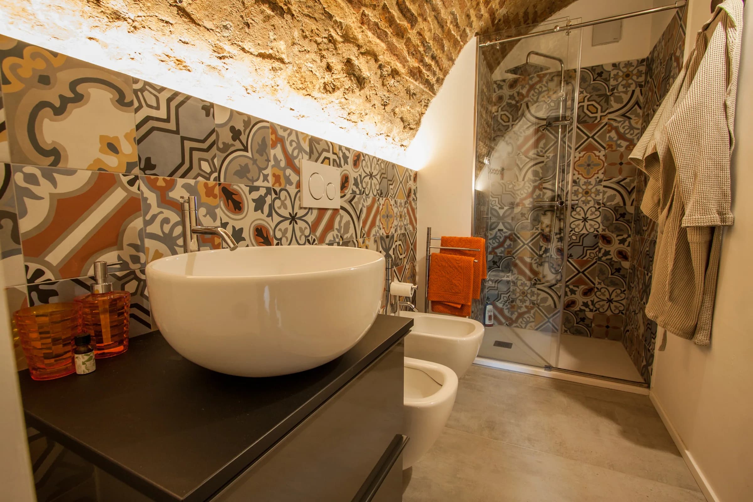 Bagno con lavabi — Saluzzo