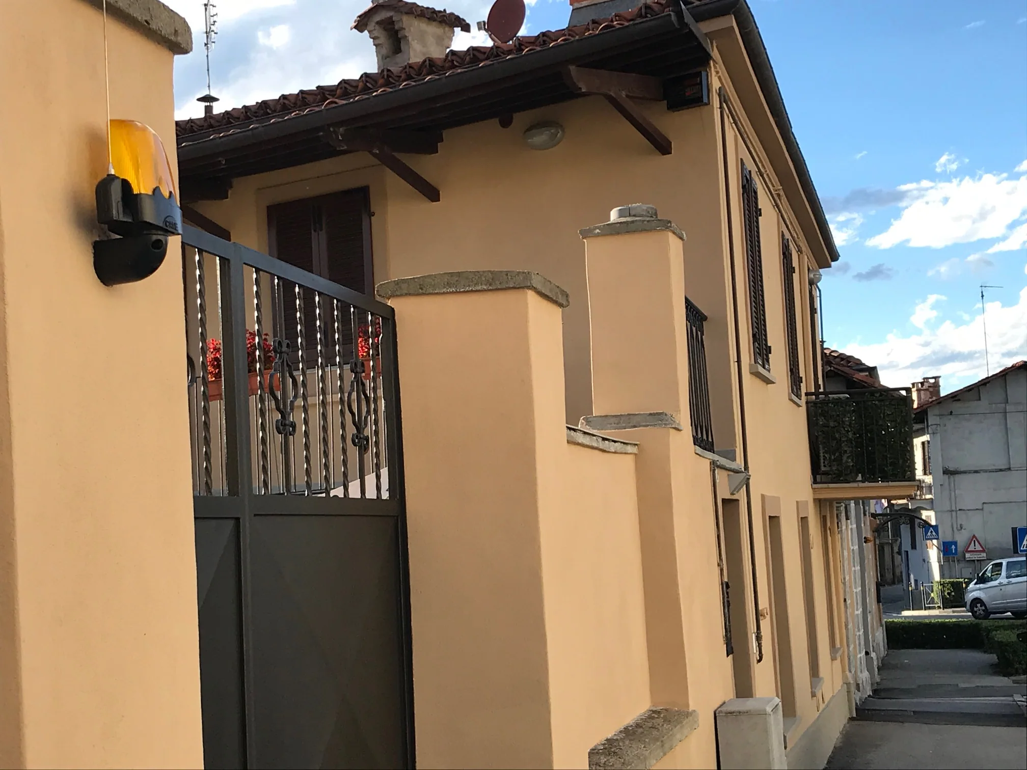 Facciata della casa — Saluzzo