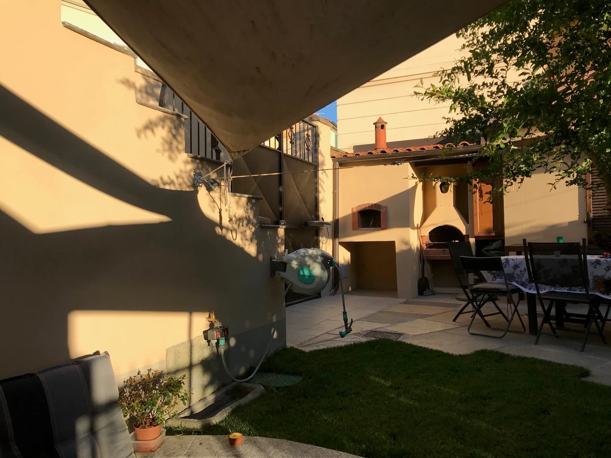 Corte ombreggiata — Saluzzo