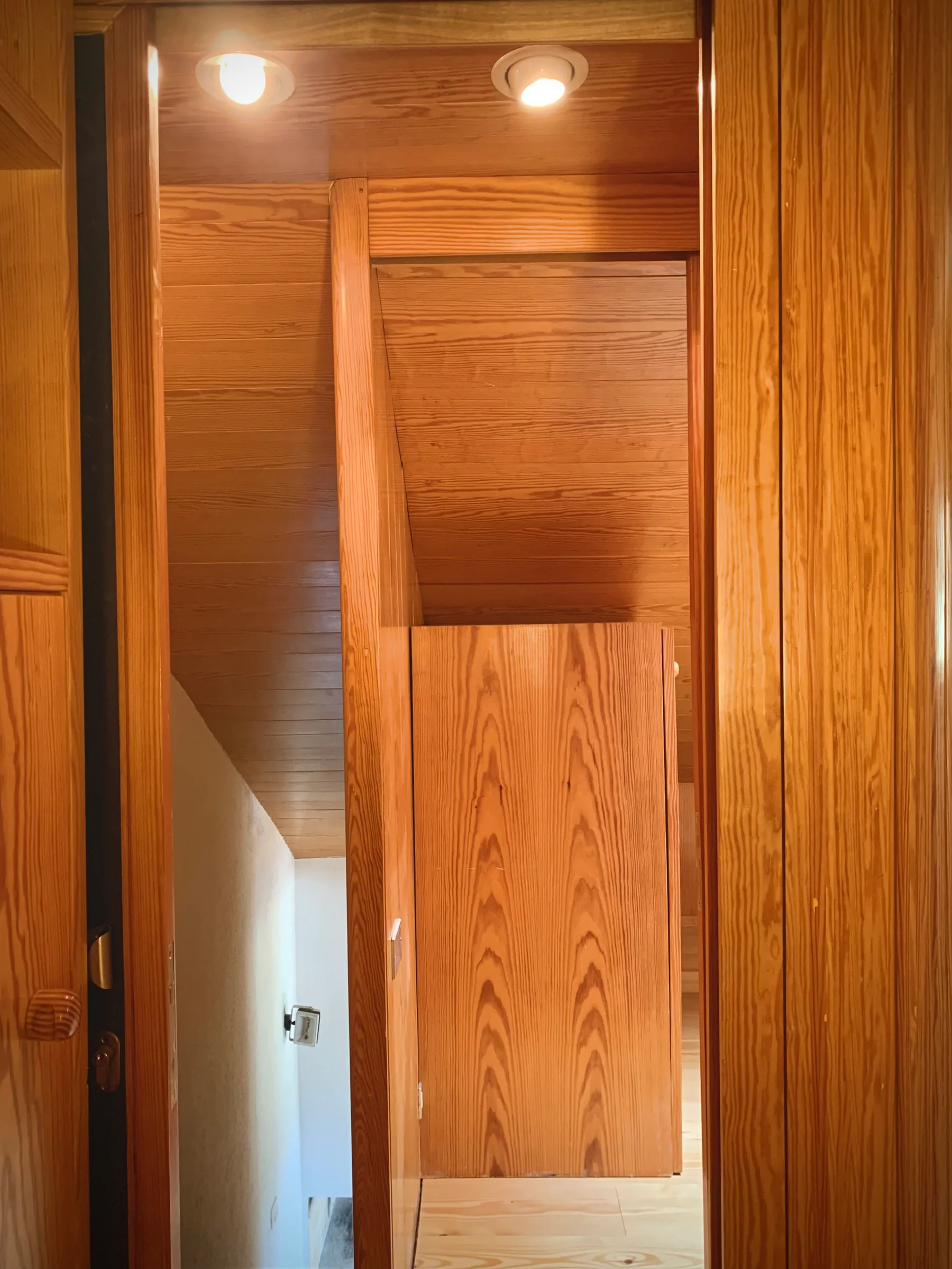 Passaggio rivestito in legno — Sansicario