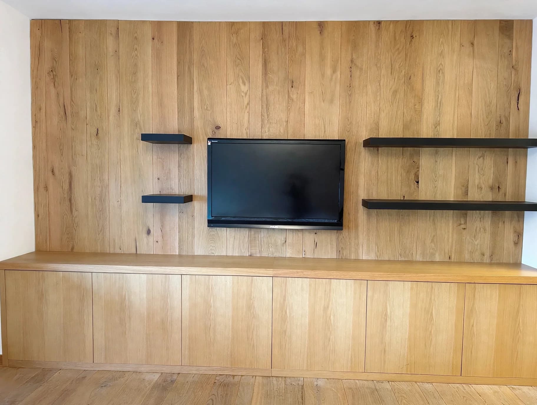 Parete TV su misura — Sestriere
