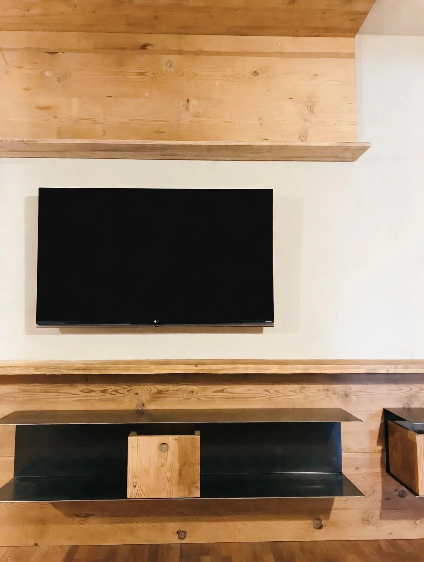 Dettaglio della parete TV — Sestriere