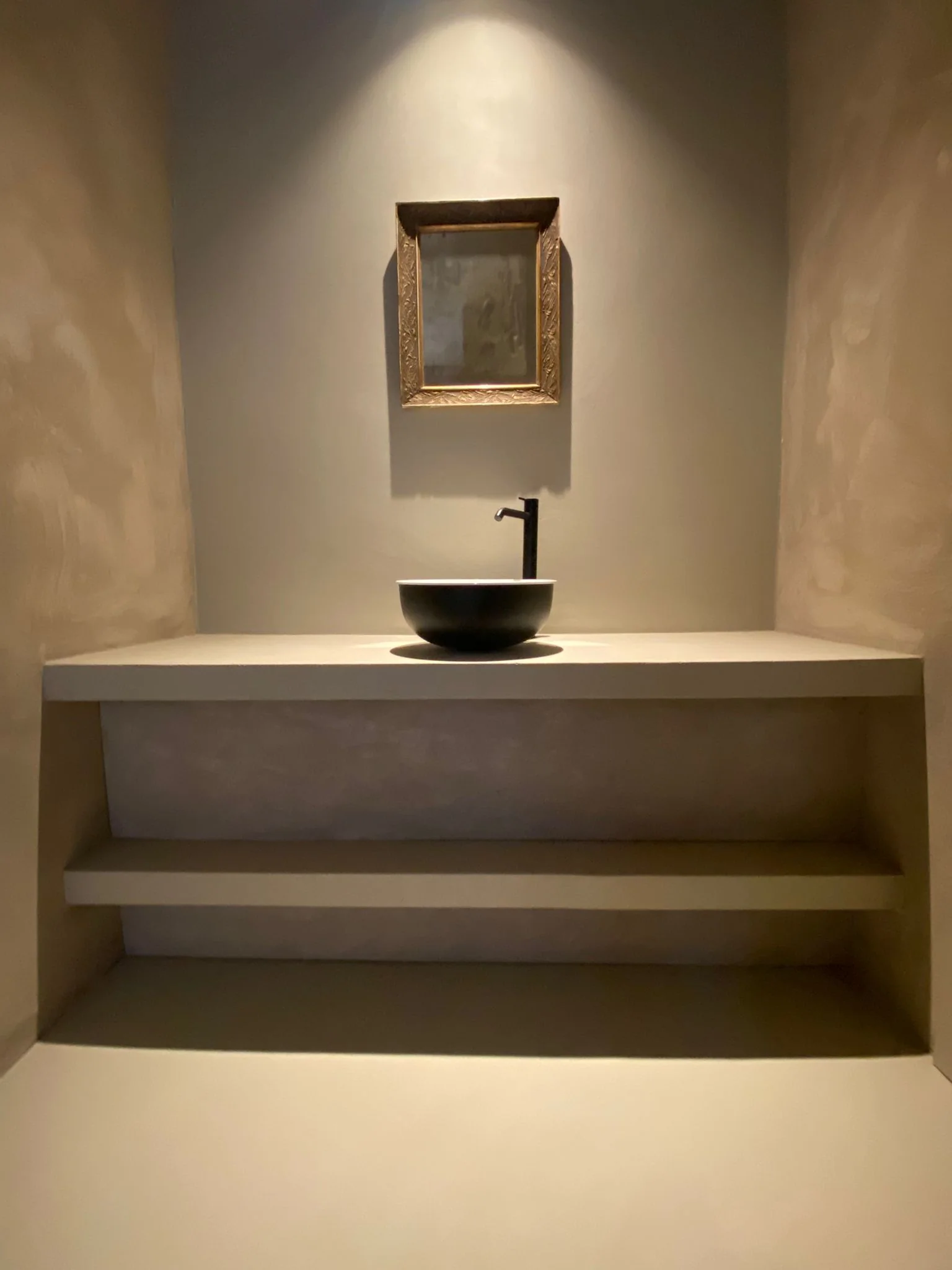 Lavabo sospeso — Saluzzo