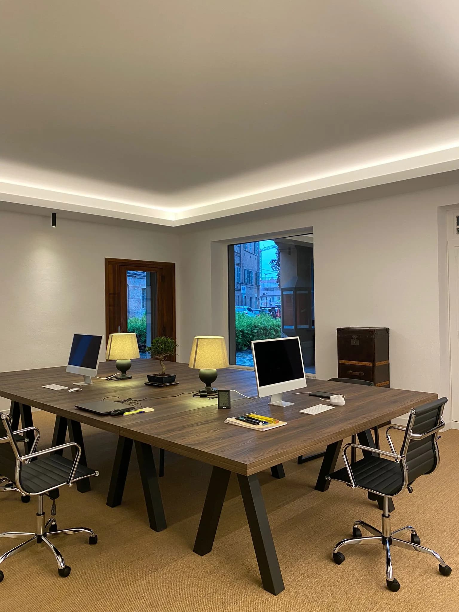Tavolo e postazioni di lavoro — Saluzzo