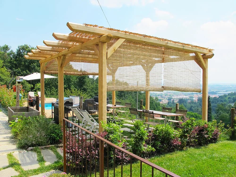 Pergola in legno — Saluzzo