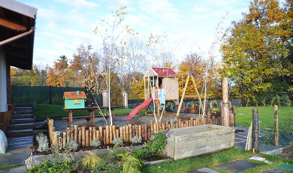 Spazio esterno attrezzato — Giardini e spazi esterni