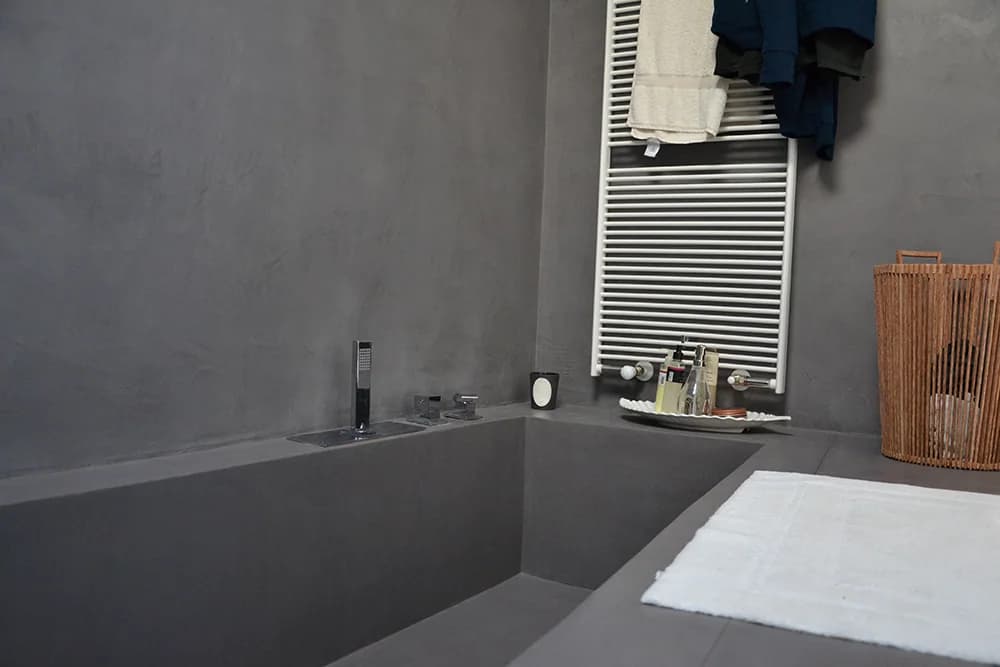 Superfici del bagno — Colori e finiture