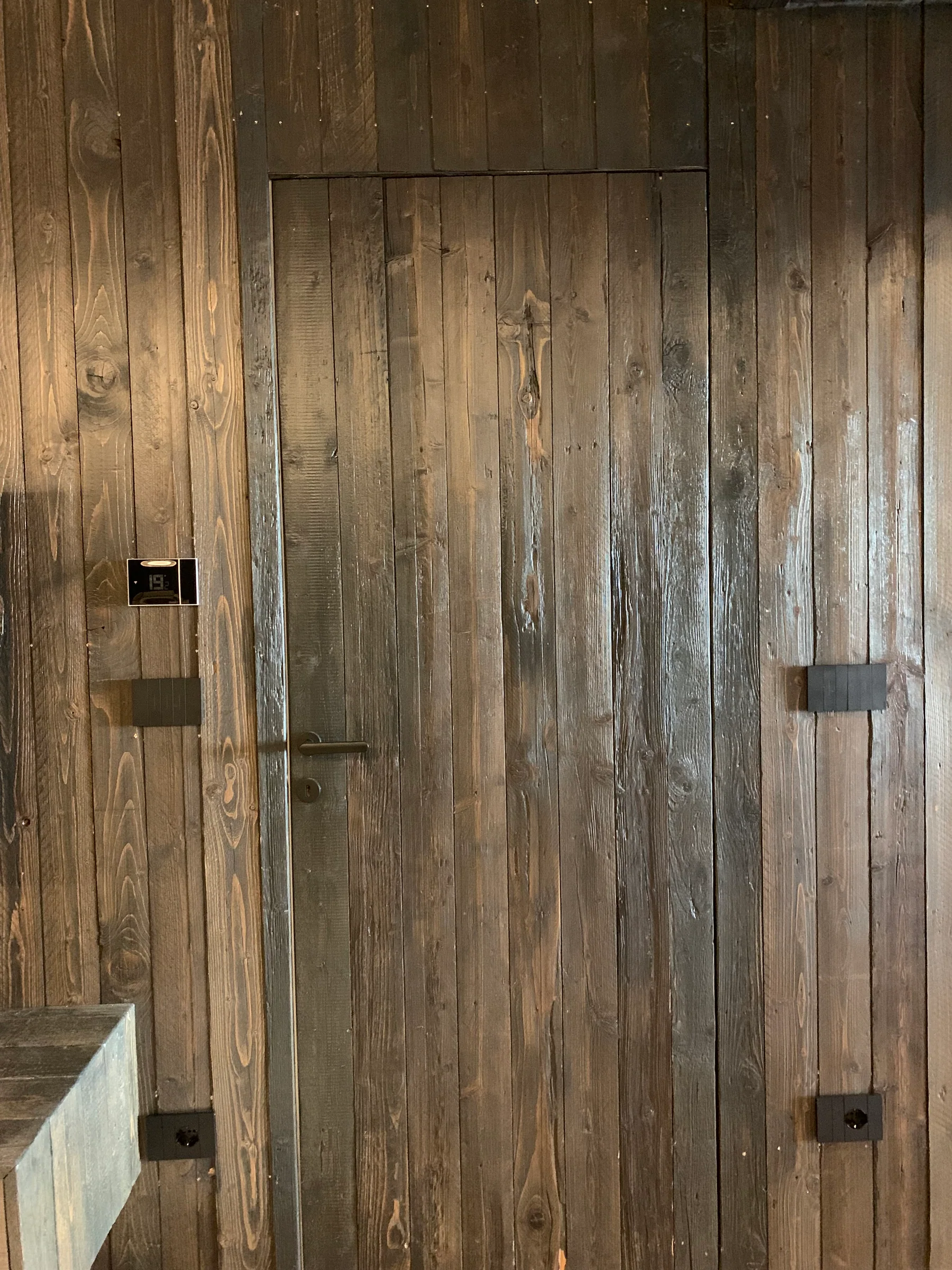 Dettaglio delle porte in legno — Limone