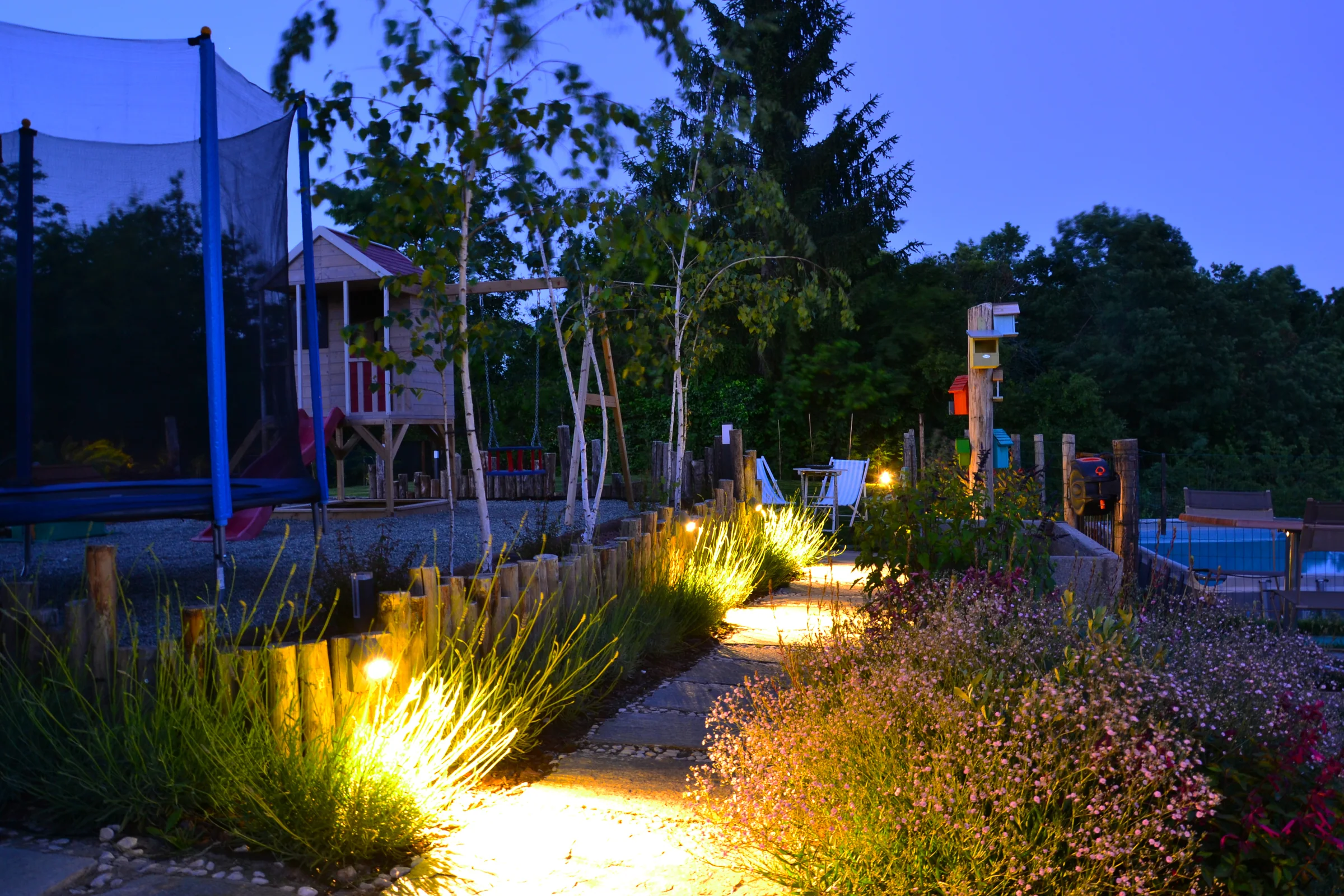 Giardino illuminato — Giardini e spazi esterni