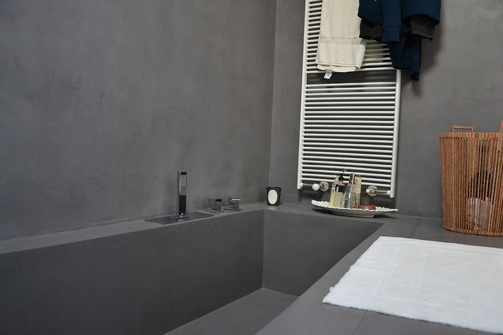 Superfici del bagno — Colori e finiture